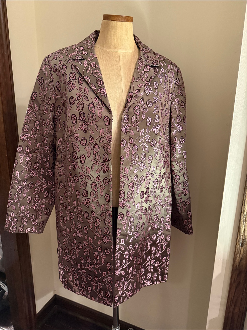 Women's Floral Jacquard Trench Coat - Pink On Gray